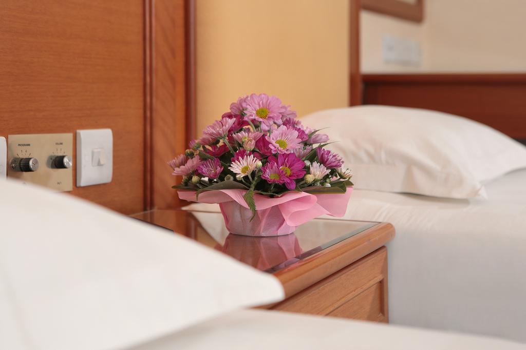 Hotel Sentosa Kuala Belait Zimmer foto